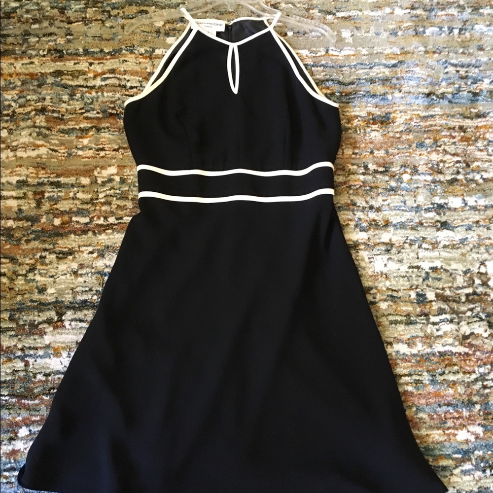 Evan Picone Black Halter Dress w Piping Size 8